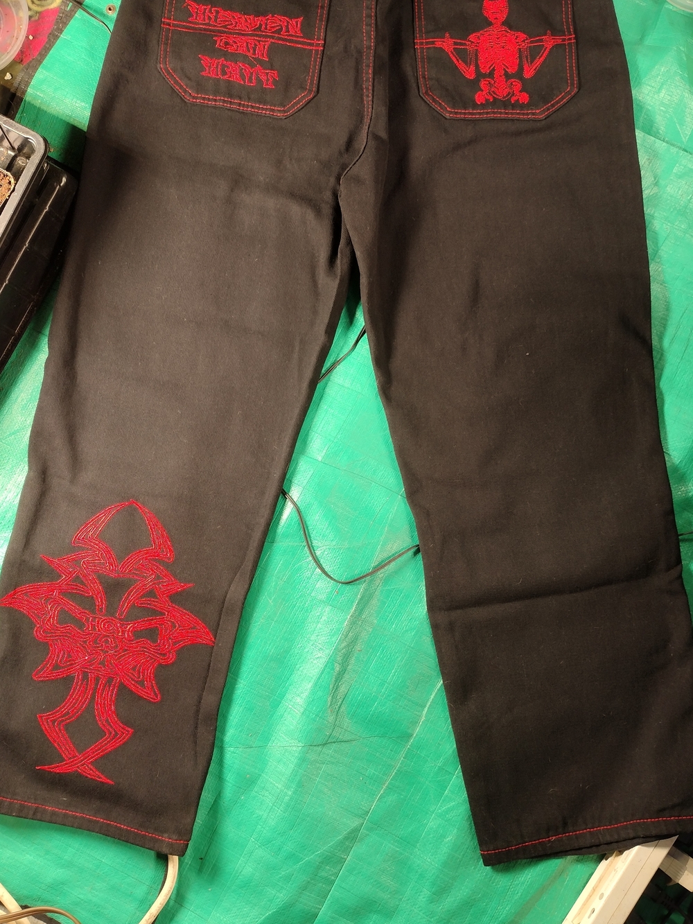Gothic Metal Mulisha Black Jeans with Gothic Red Embroidery Size L (21)